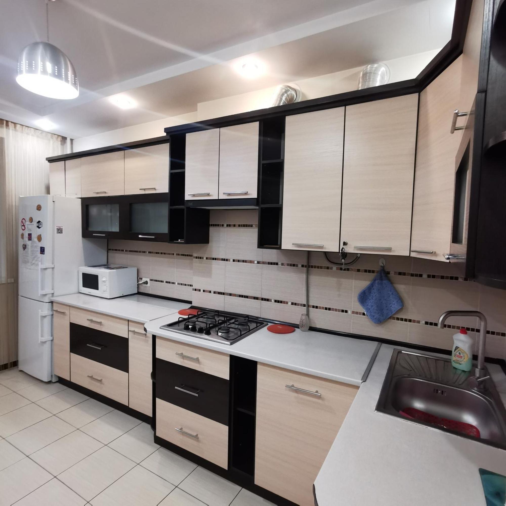 Big Apartment In Rivne Center Exteriör bild